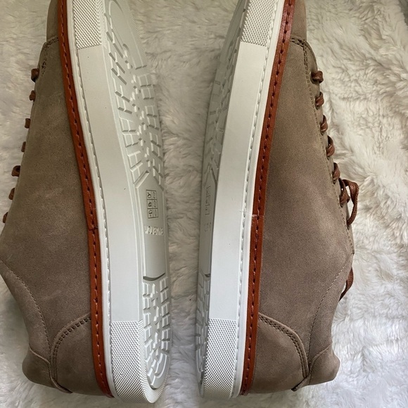 NEW mens Wolverine color Gravel BLVD Sneaker size 9. - Picture 3 of 5